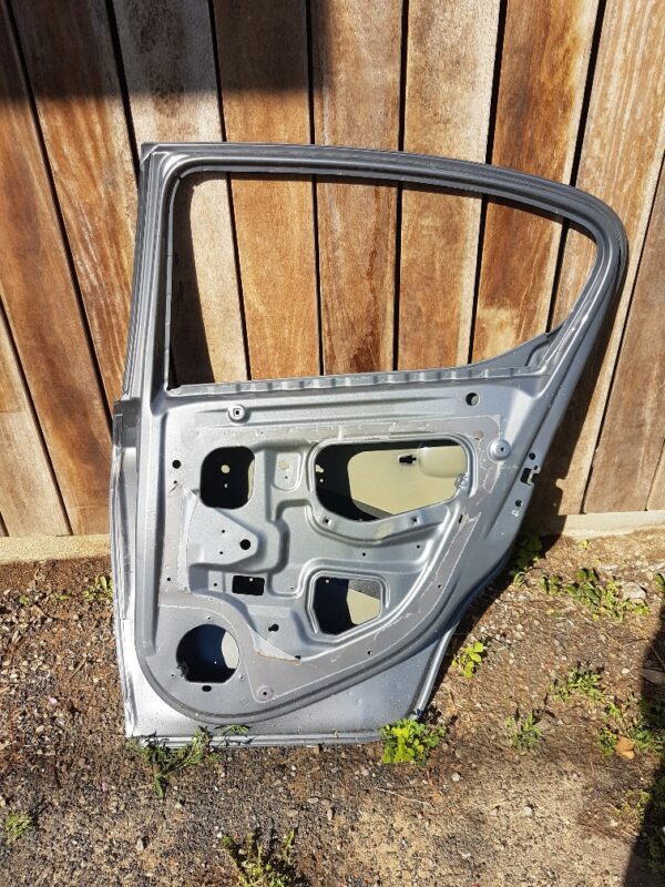 porte arriere droite opel corsa e ref 39 135 552